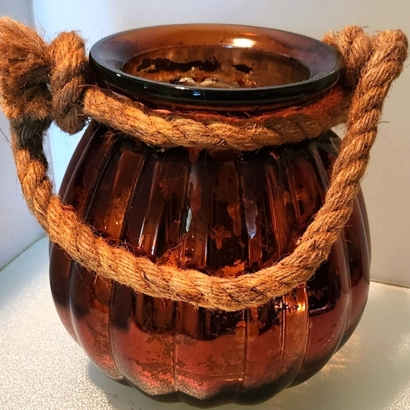 Glass iridescent orange pumpkin shaped fall vase with rustic rope detail handle - Picture 1 of 7